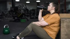 Wat te drinken om af te vallen: dranken die je eetlust verminderen en helpen gewicht te verliezen