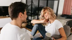 Drie psychologische manieren om te begrijpen wat iemand echt voor je voelt