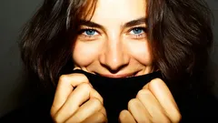 Make-up voor vrouwen boven de 40: een simpele truc om rimpels te verbergen